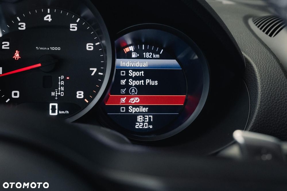 Porsche 718 Cayman - 29