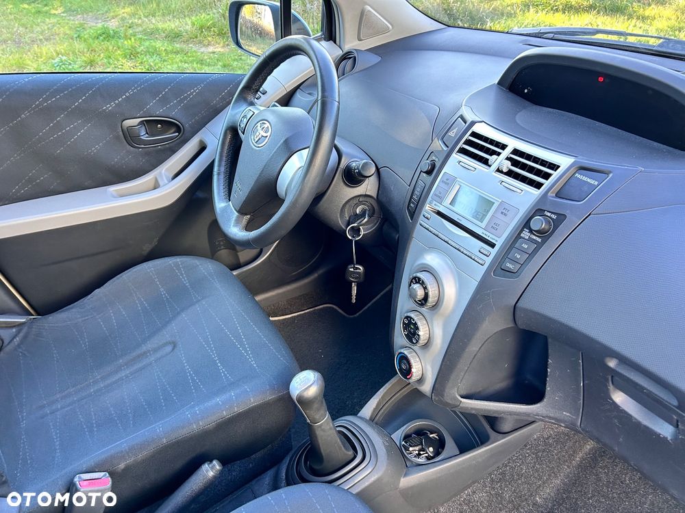 Toyota Yaris 1.33 Luna - 17