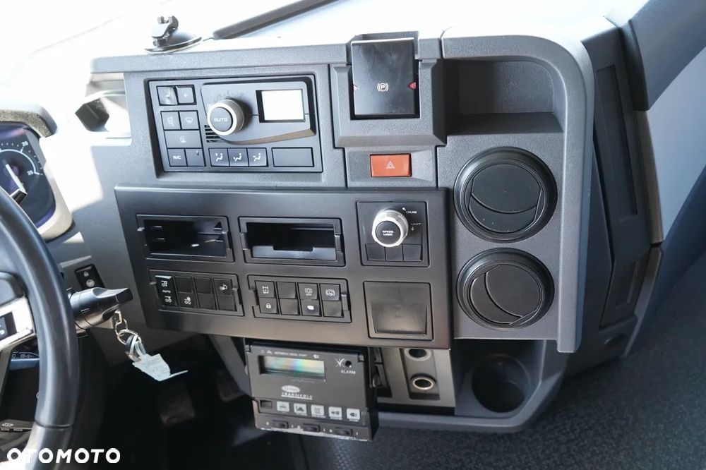 Renault T 430 / 6x2 / CHŁODNIA -9 M / AGREGAT CARRIER SUPRA 1250 / WINDA ZAŁADOWCZA / ROLETA / OŚ PODNOSZONA / SKRĘTNA - 31