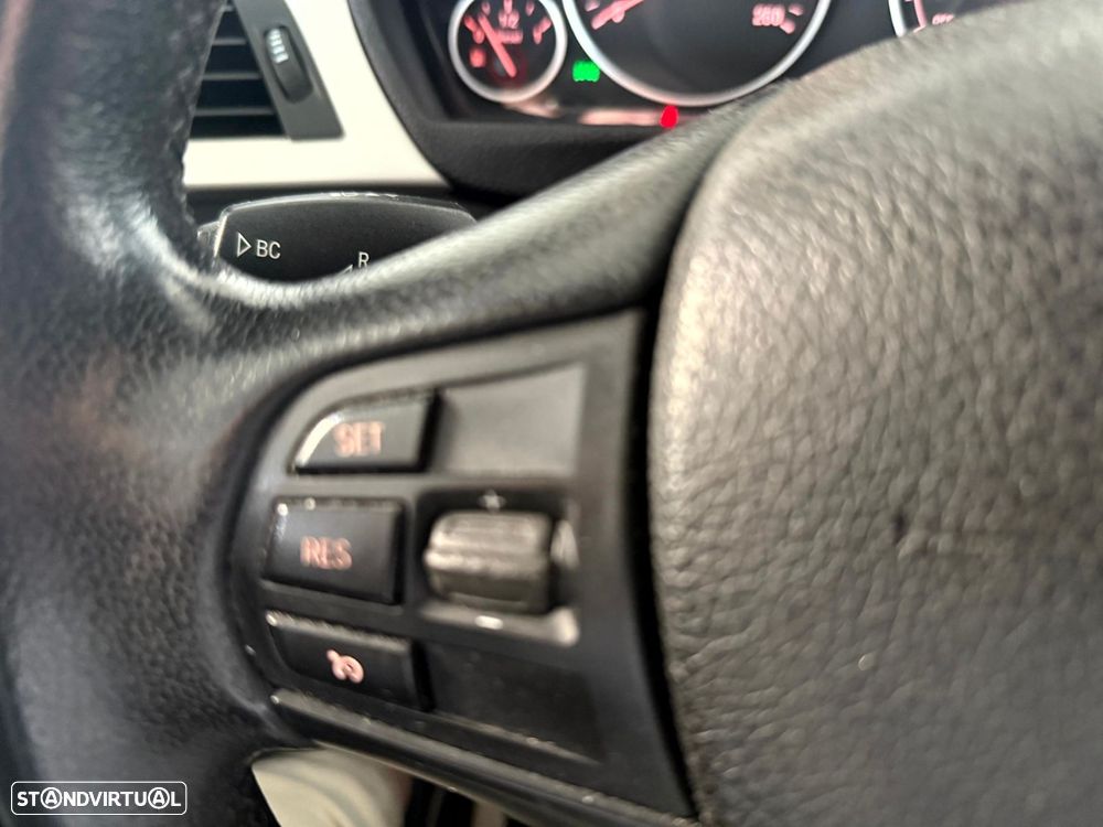 BMW 318 d Touring Navigation - 7