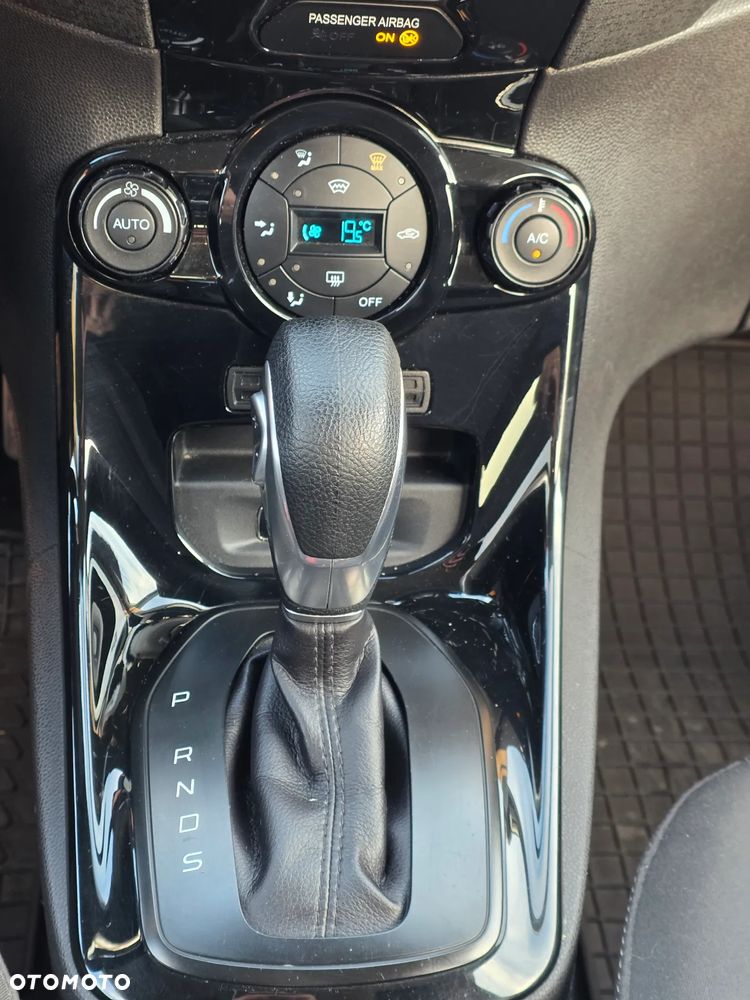 Ford Fiesta 1.0 EcoBoost Powershift Individual - 26