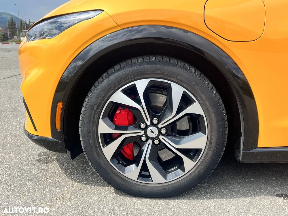 Ford Mustang Mach-E AWD PREMIUM - 23