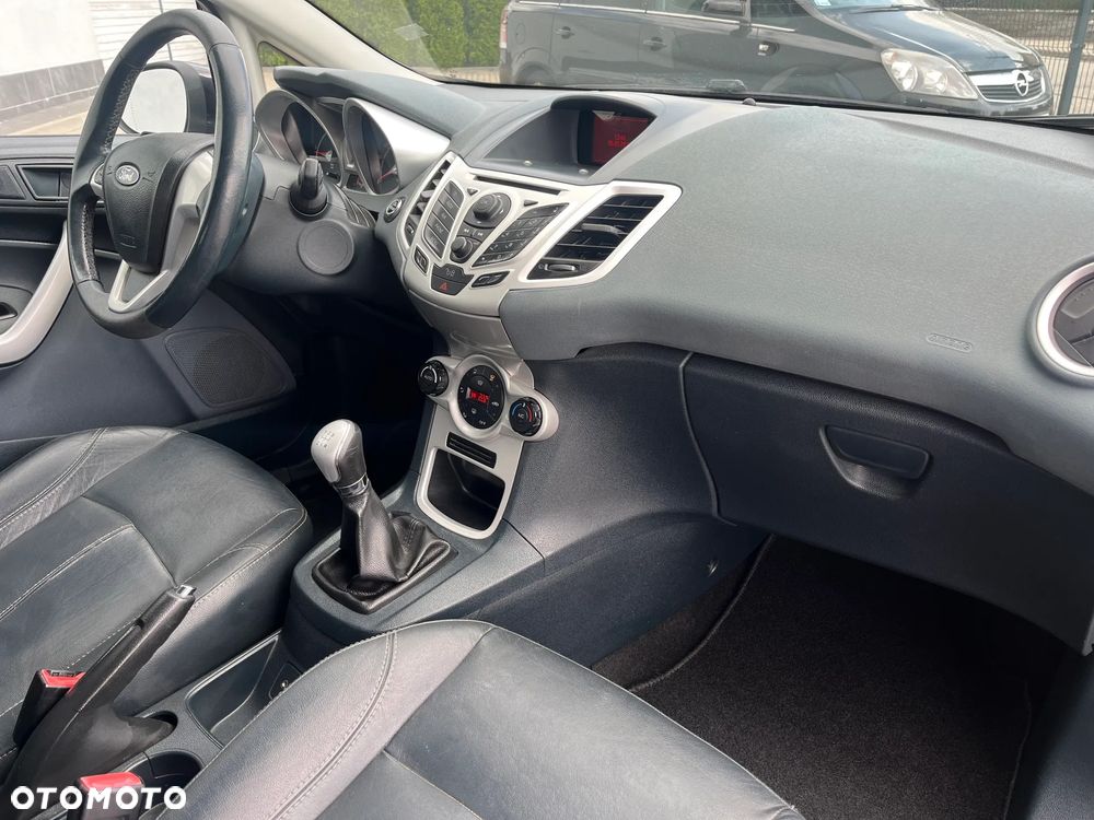 Ford Fiesta - 23