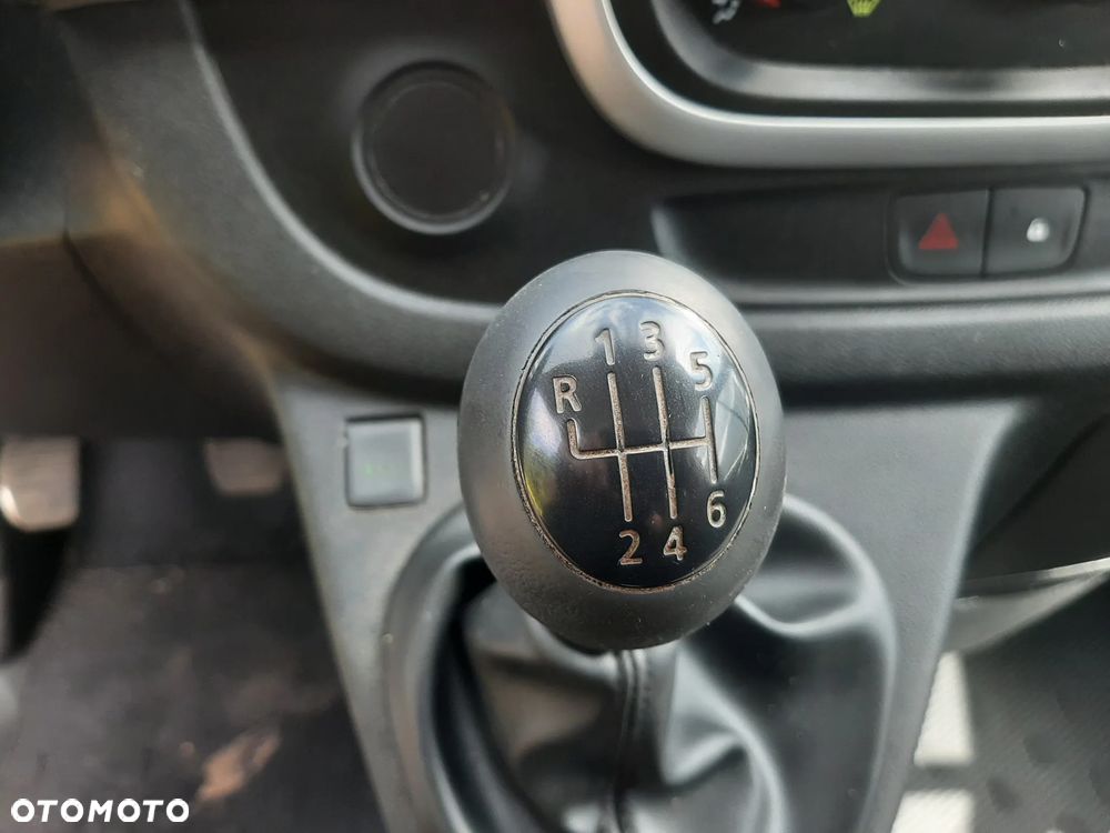 Renault Trafic - 16