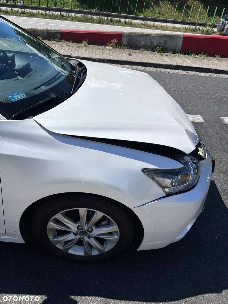 Lexus CT - 10