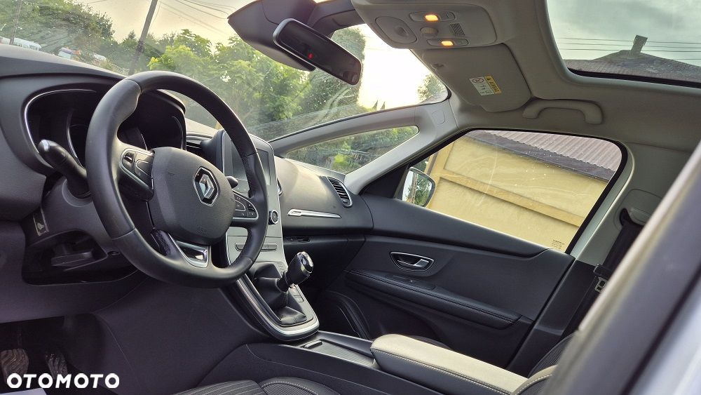 Renault Grand Scenic - 8