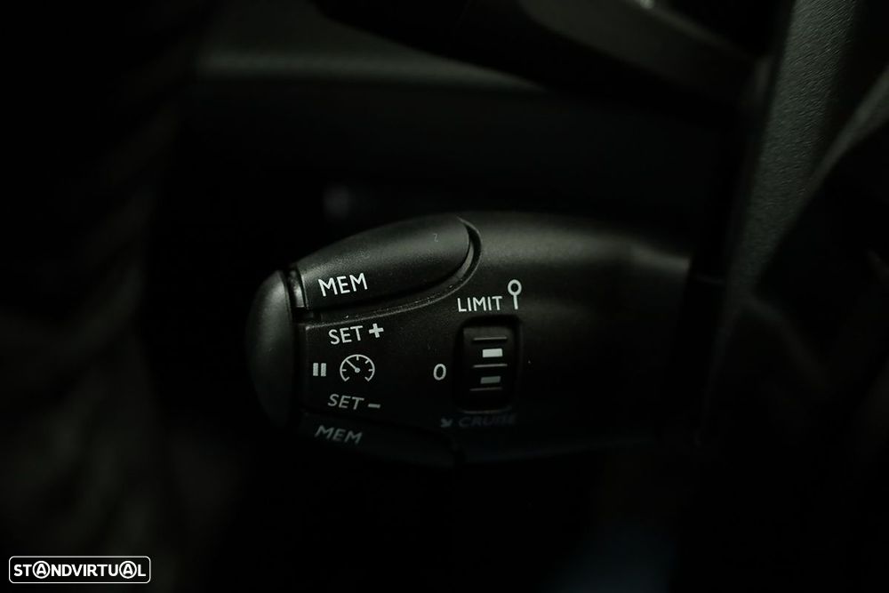 Peugeot 208 1.2 Allure - 17
