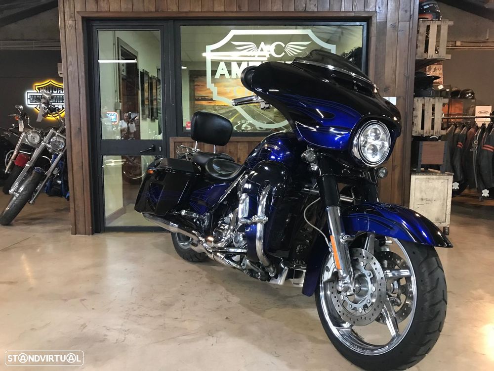 Harley-Davidson FLHXS CVO STREET GLIDE (FLHXSE) - 9