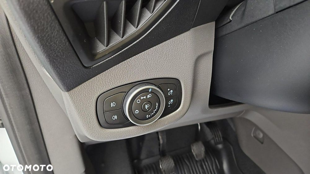 Ford Transit Connect - 17