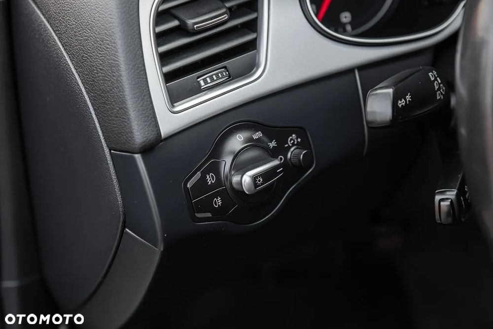 Audi A4 ver-avant-2-0-tdi-ultra-s-tronic-sport - 17