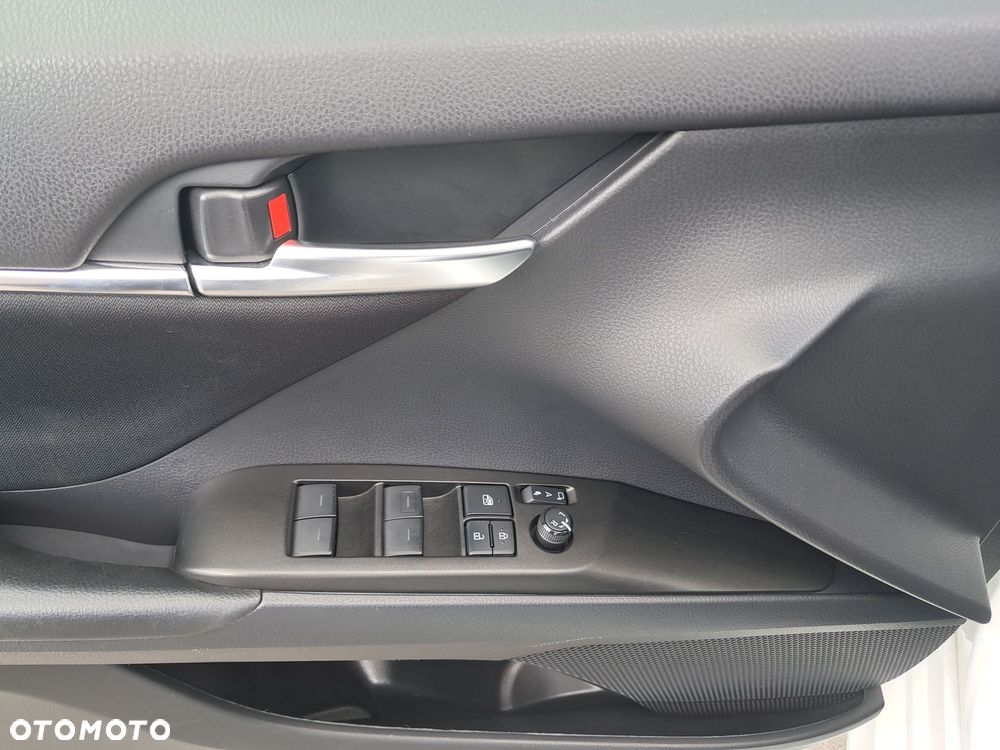 Toyota Camry 2.5 Hybrid Comfort CVT - 11