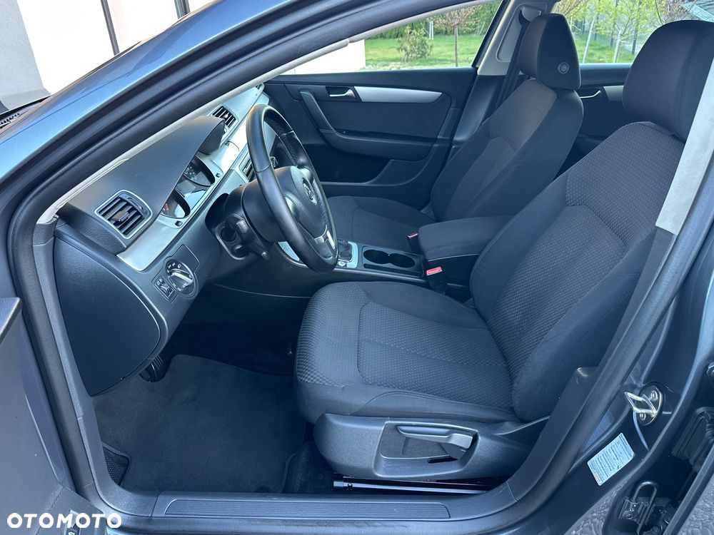 Volkswagen Passat - 23