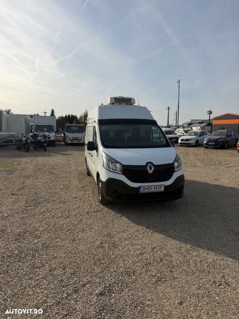 Renault TRAFIC - 2