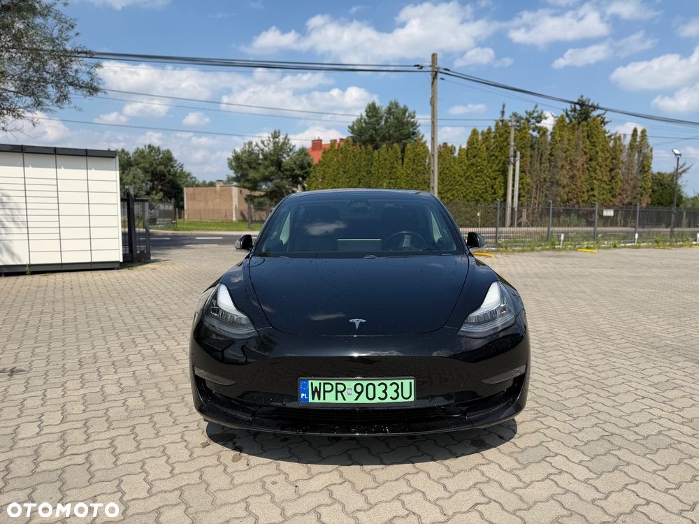 Tesla Model 3 Standard Reichweite Plus Hinterradantrieb - 2