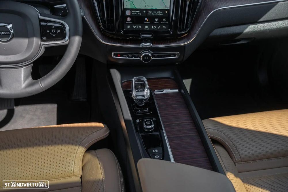 Volvo XC 60 T8 AWD Recharge Ultimate Bright — fotografia 19
