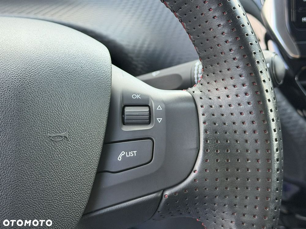 Peugeot 2008 - 22