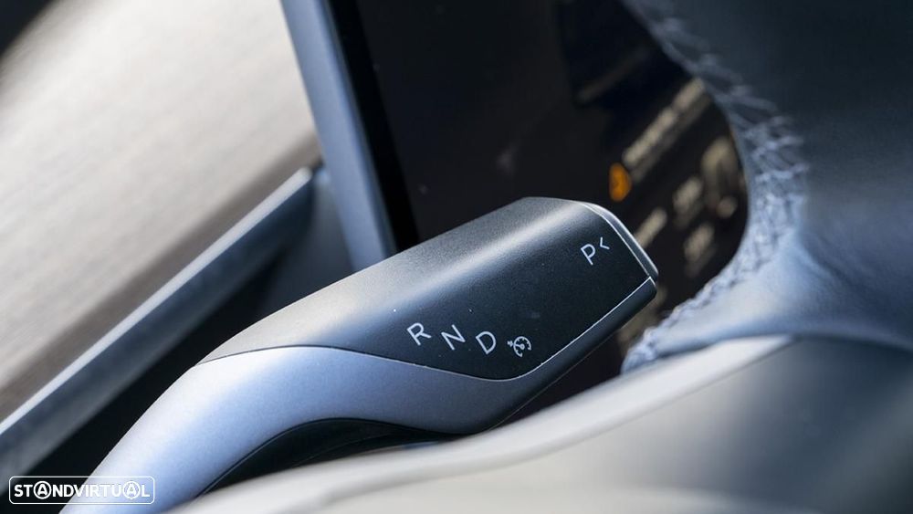 Tesla Model Y Long Range Dual Motor AWD - 32