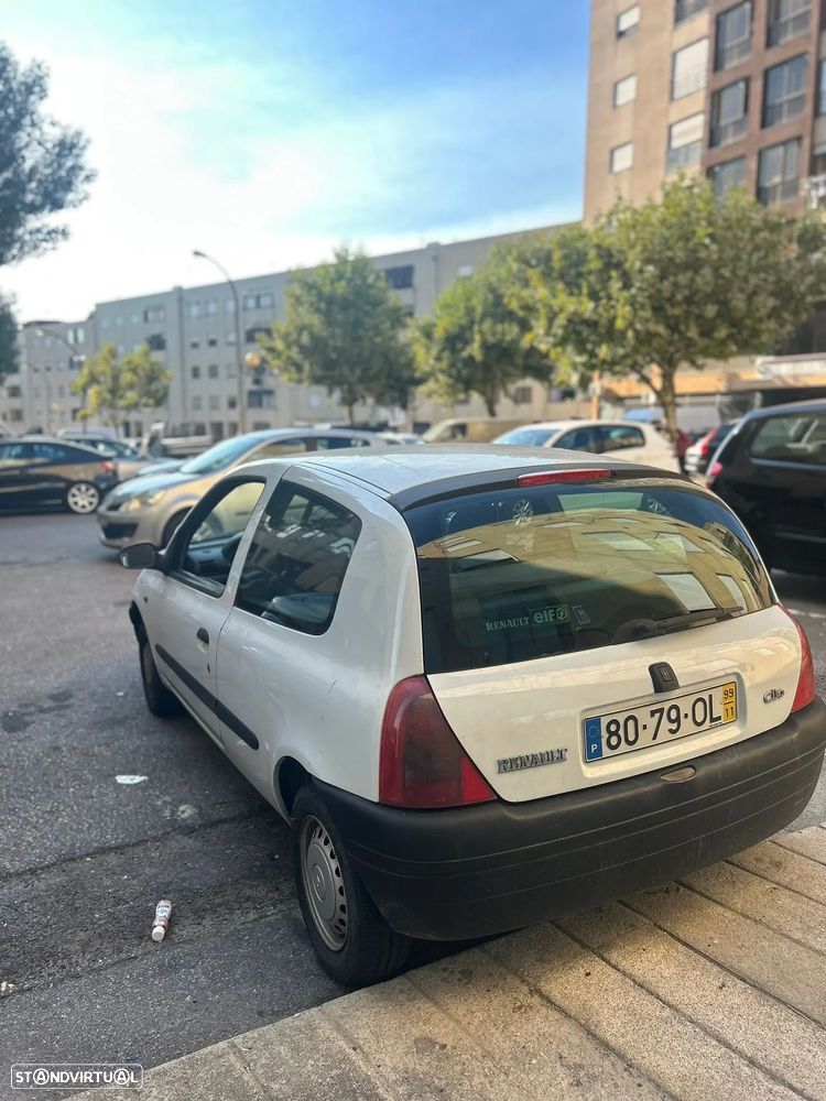 Renault Clio 1.9 D RN - 1