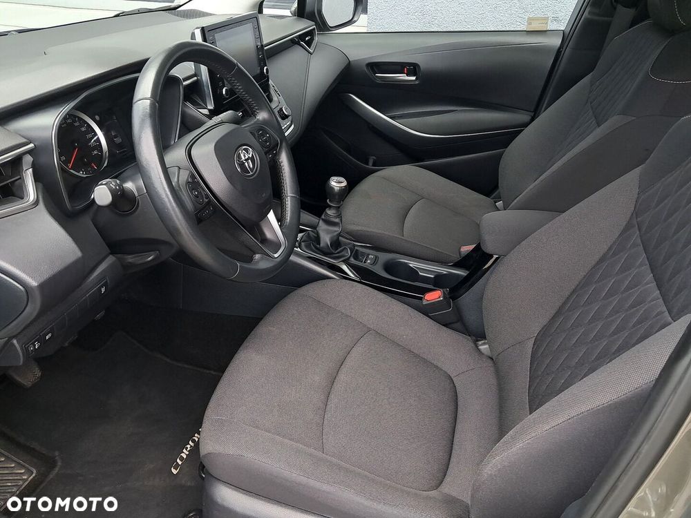 Toyota Corolla - 13