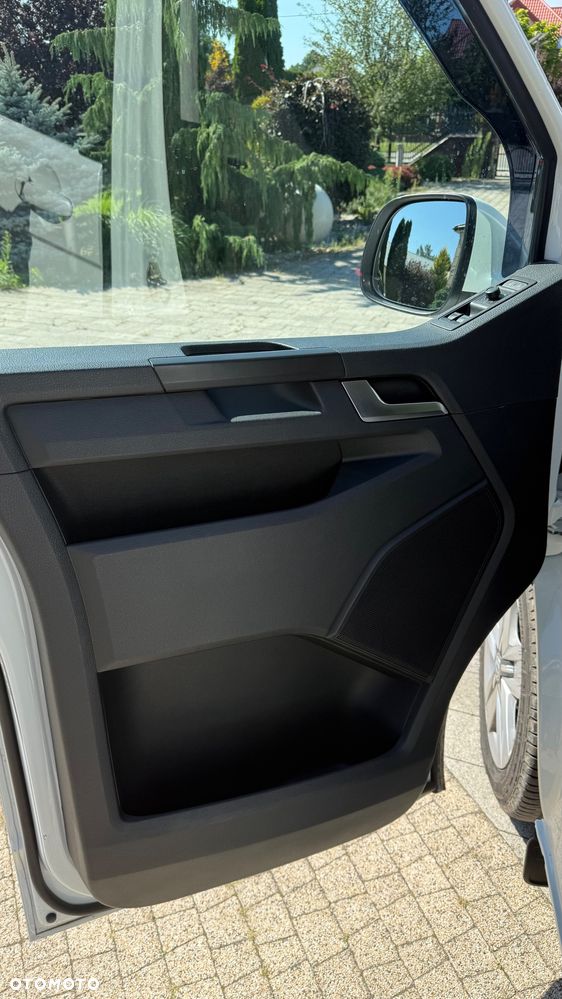 Volkswagen Caravelle - 14