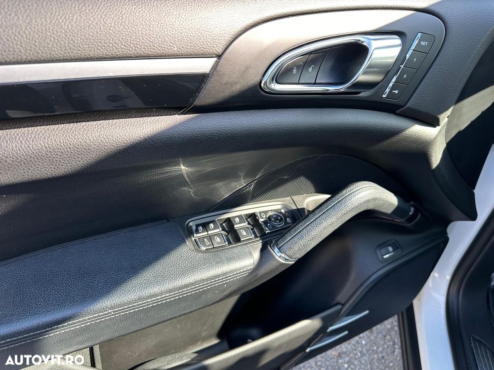 Porsche Cayenne S E-Hybrid Platinum Edition - 14