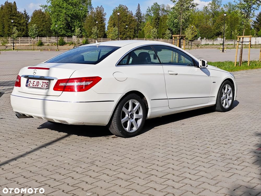 Mercedes-Benz Klasa E 220 CDI DPF BlueEFFICIENCY 7G-TRONIC Avantgarde - 9