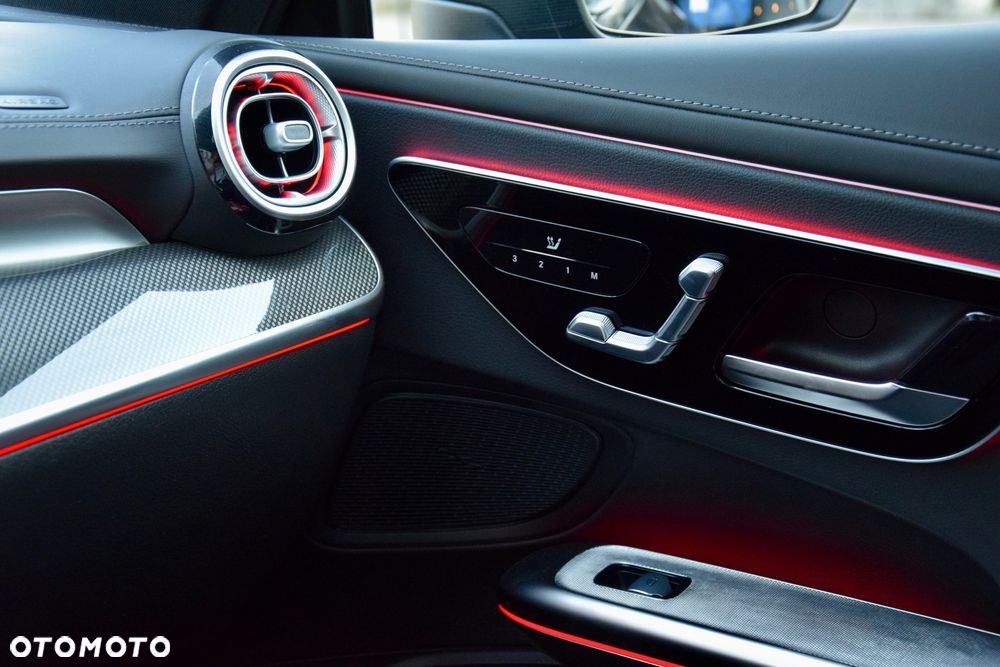 Mercedes-Benz CLE 300 4Matic 9G-TRONIC Edition AMG Line - 24