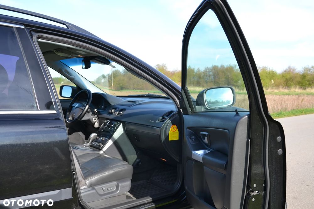 Volvo XC 90 2.5T Momentum - 28