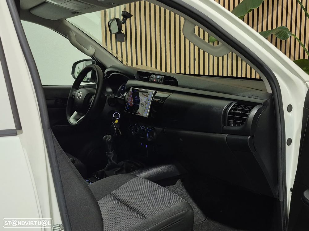 Toyota Hilux 2.4D-4D 4X4 | GARANTIA | NACIONAL - 3 LUG - 2020 - 19