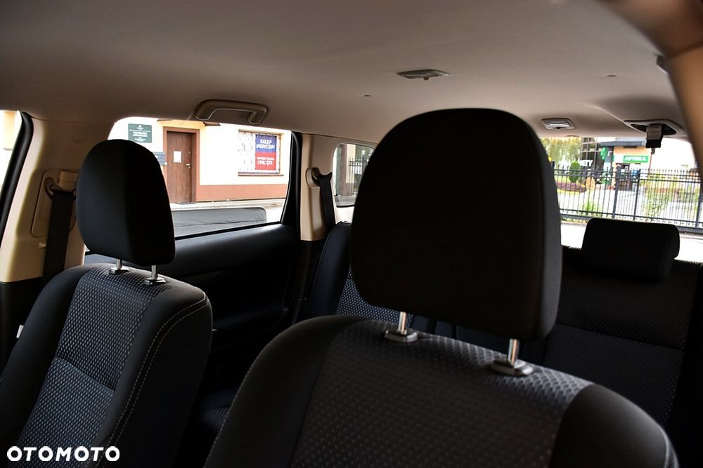Mitsubishi Outlander 2.0 Invite + 2WD - 31