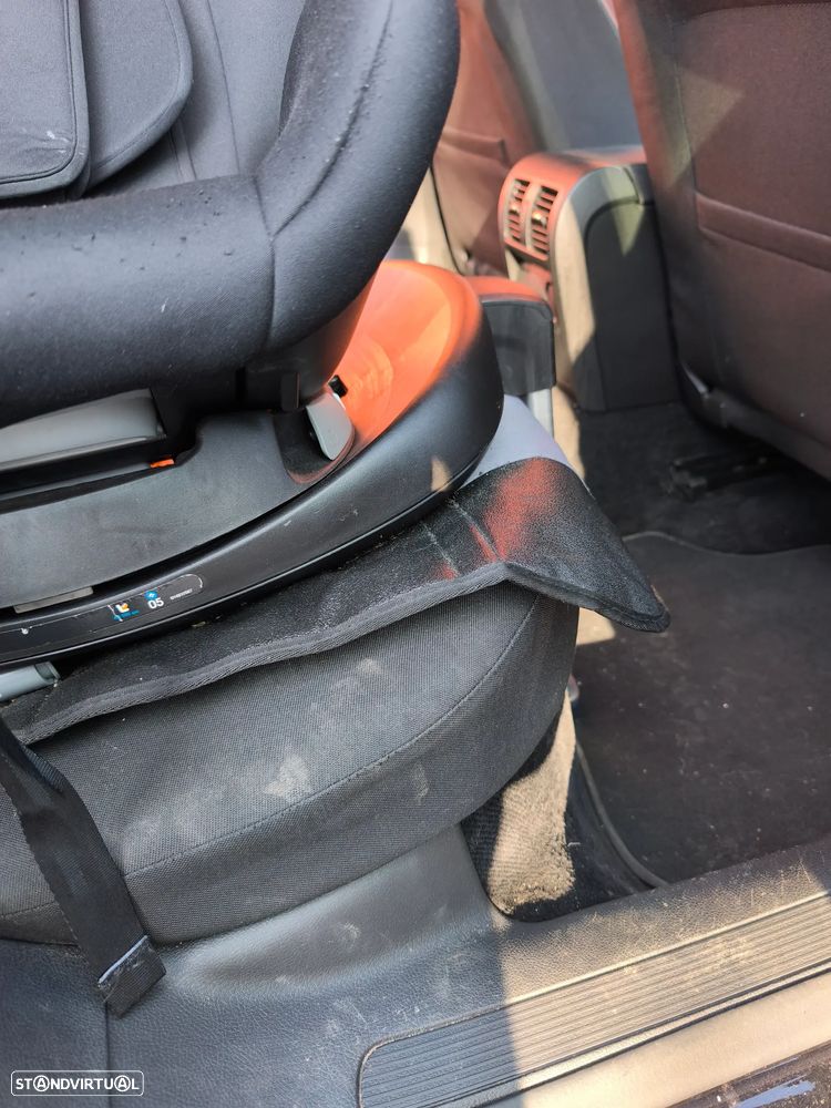 VW Passat 1.6 TDI BlueMotion - 21