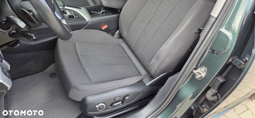 Audi A4 Avant 35 TDI S tronic design - 33