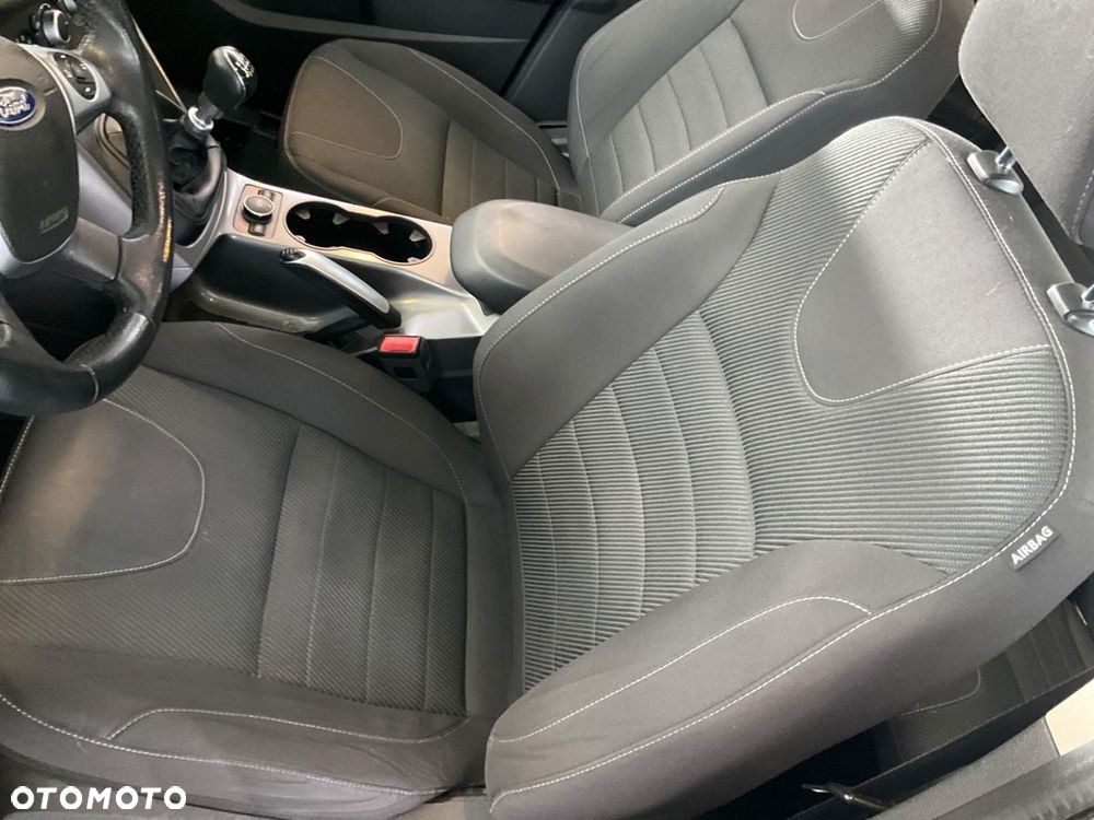 Ford Kuga 2.0 TDCi 2x4 Titanium - 12