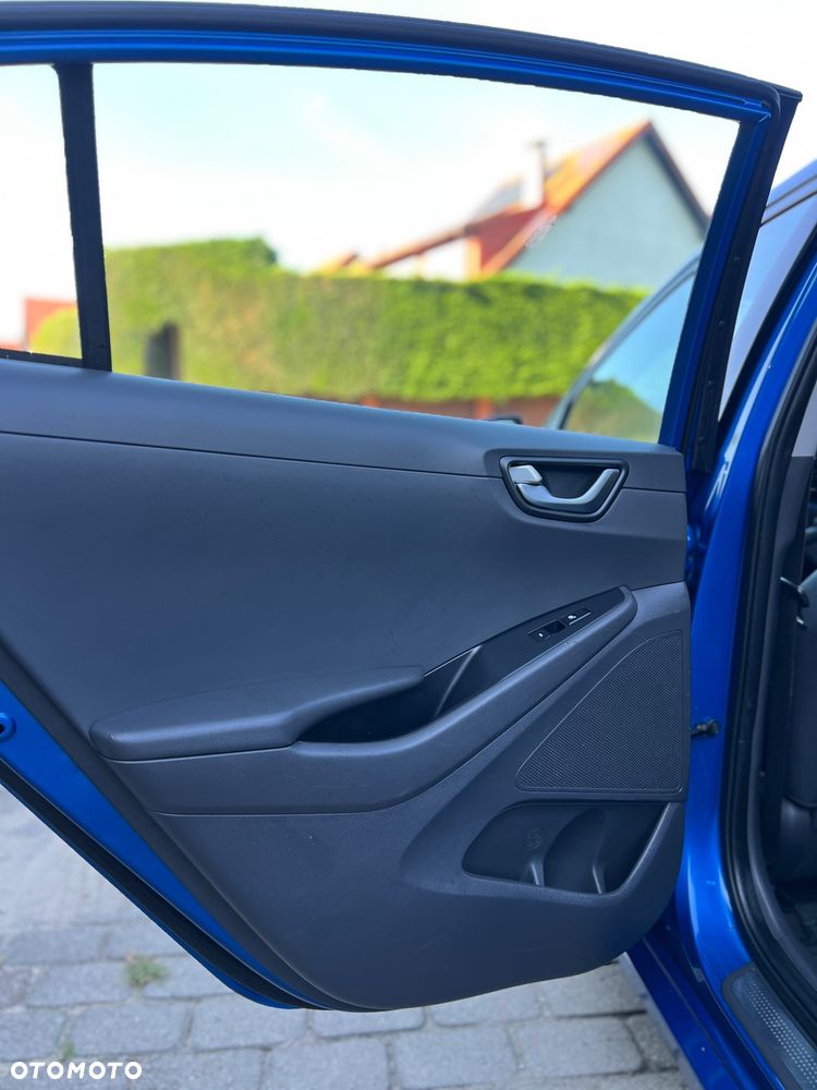 Hyundai IONIQ Hybrid Premium - 21