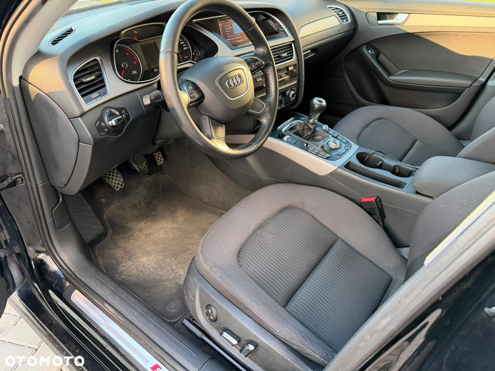 Audi A4 Limousine - 32