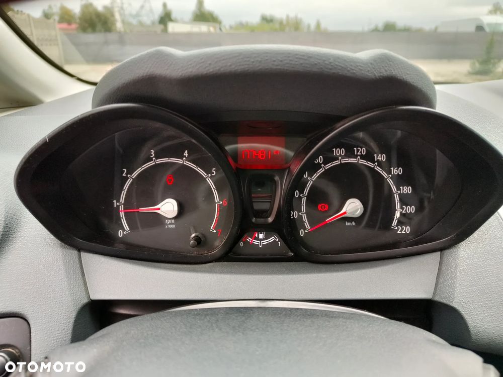 Ford Fiesta 1.25 Platinium X - 21