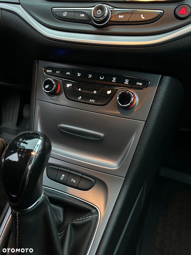 Opel Astra 1.4 T Enjoy - 9