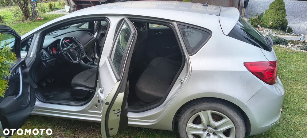 Opel Astra 1.7 CDTI 111 - 11