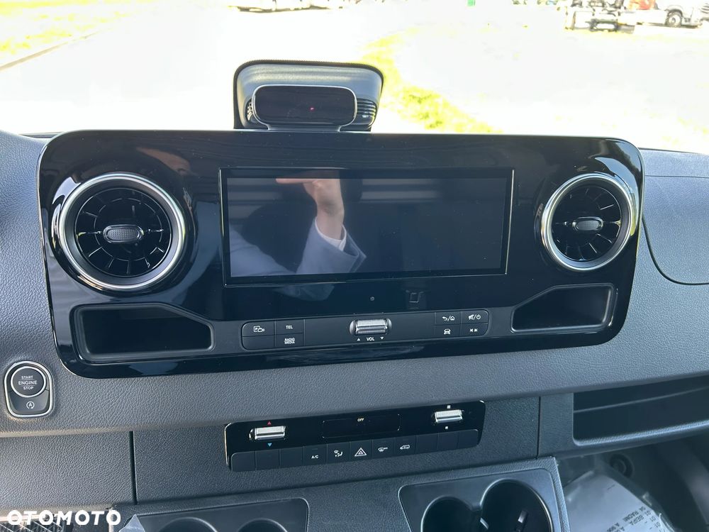 Mercedes-Benz Sprinter - 15