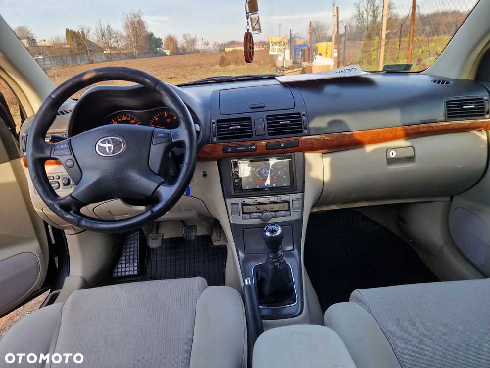 Toyota Avensis 2.0 D-4D Sol - 10