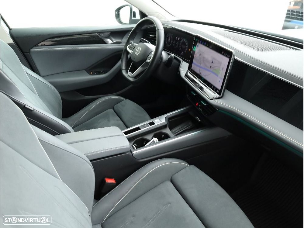 VW Passat Variant 2.0 TDi Business DSG - 15