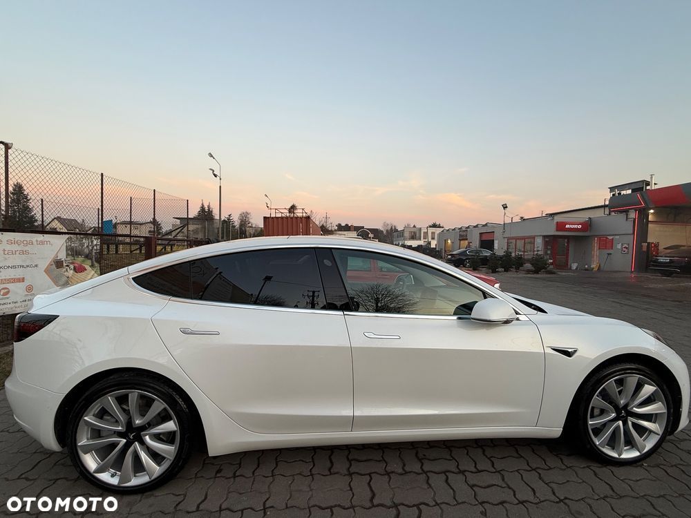 Tesla Model 3 Long Range AWD - 2