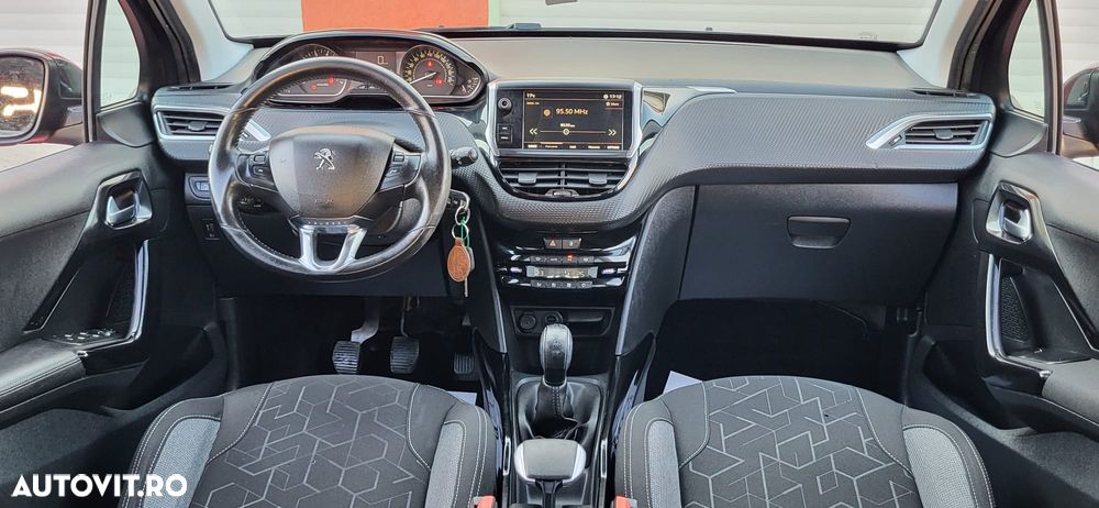 Peugeot 2008 1.2 VTi Access - 28