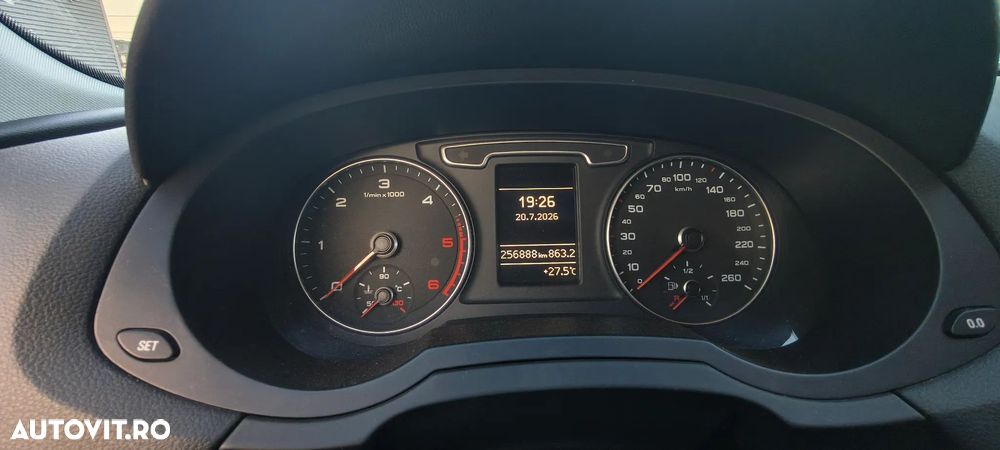 Audi Q3 2.0 TDI Quattro S tronic - 8