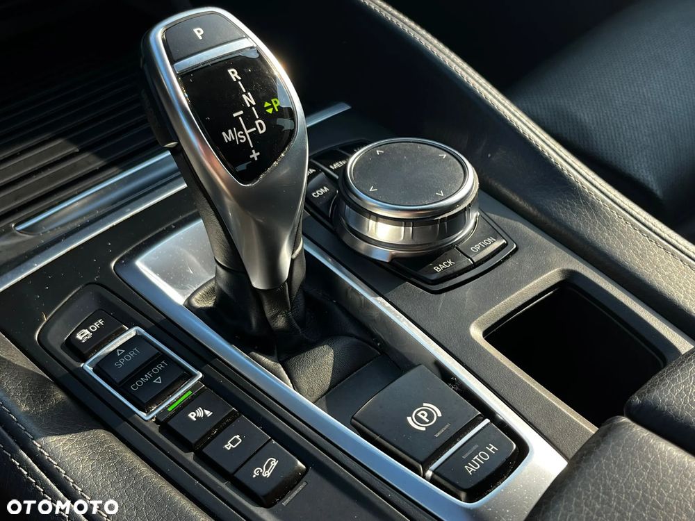 BMW X6 xDrive40d - 25