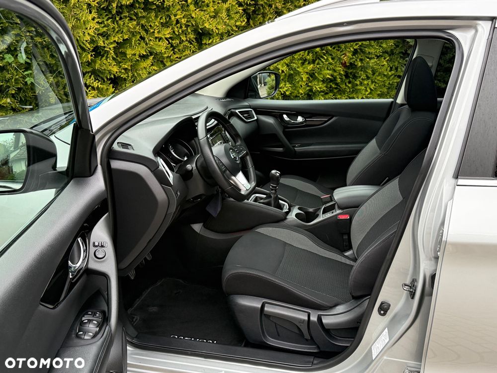 Nissan Qashqai 1.3 DIG-T N-WAY - 10