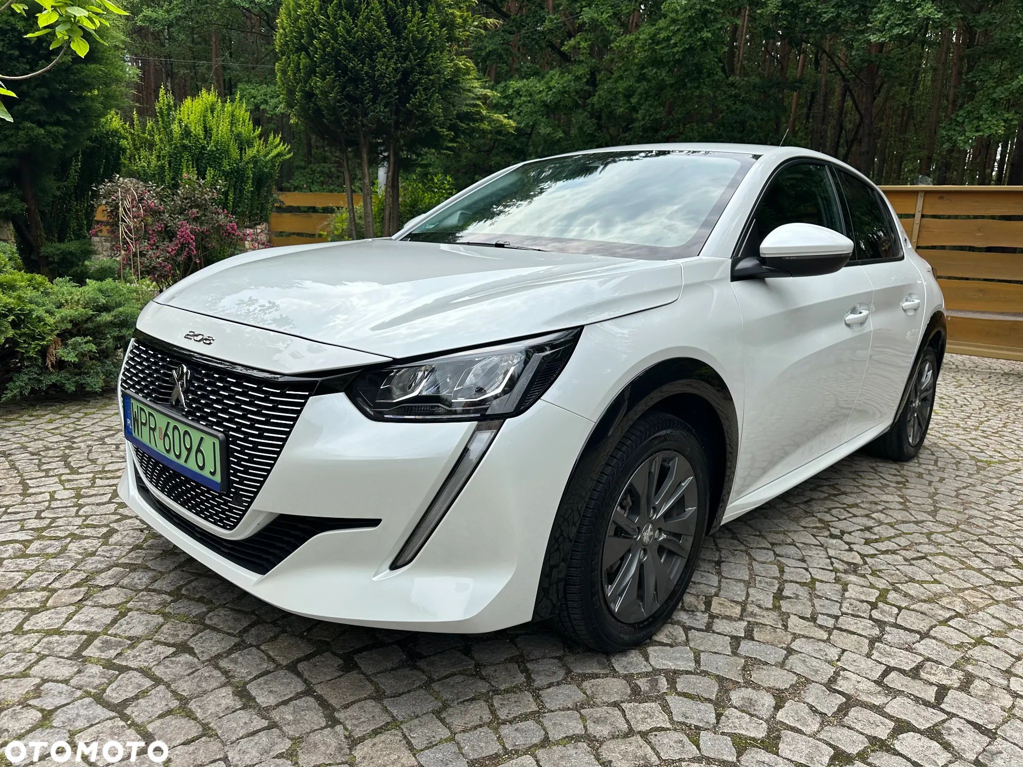 Peugeot 208 e-208 Allure - 1
