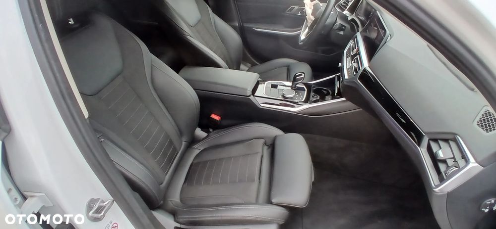 BMW Seria 3 320d Luxury Line - 11