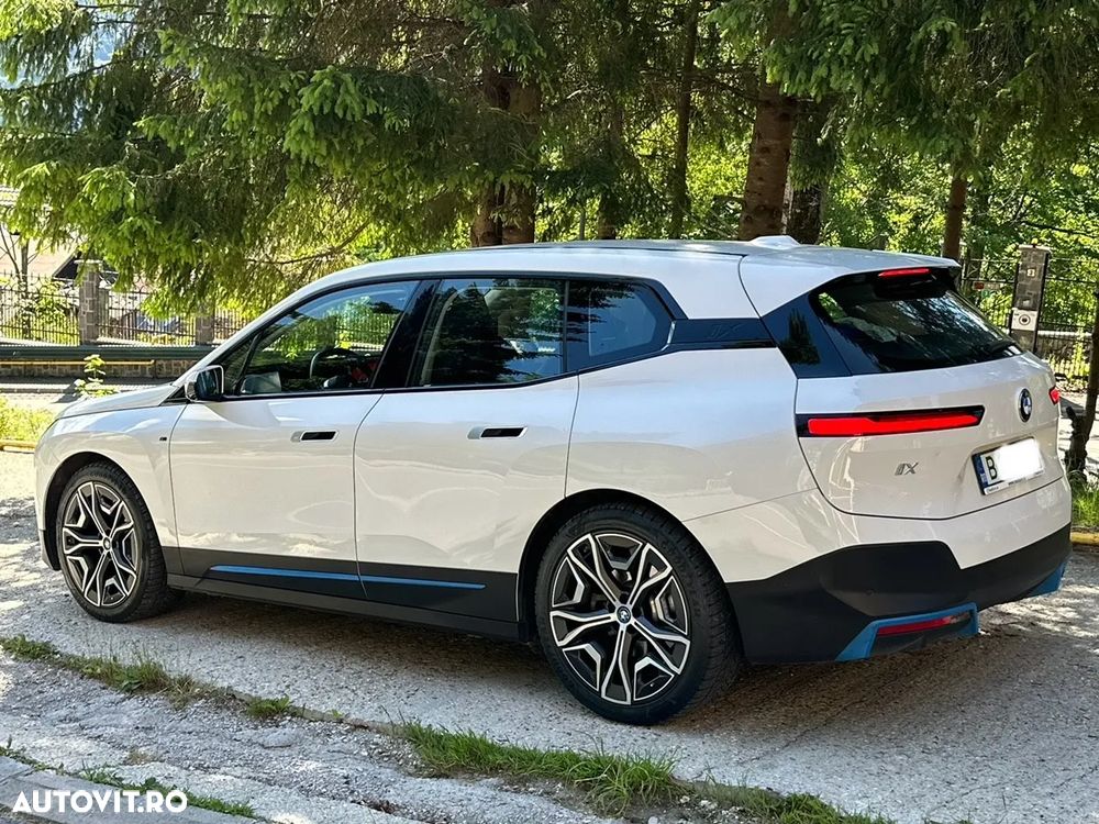 BMW iX - 5