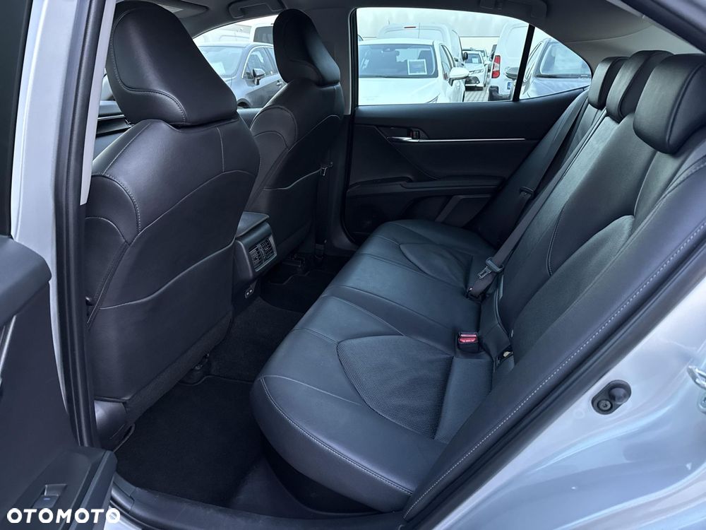 Toyota Camry 2.5 Hybrid Executive CVT - 14